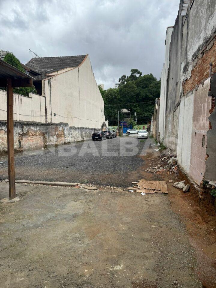 TERRENO – RUA TUIUTI – 500 m²