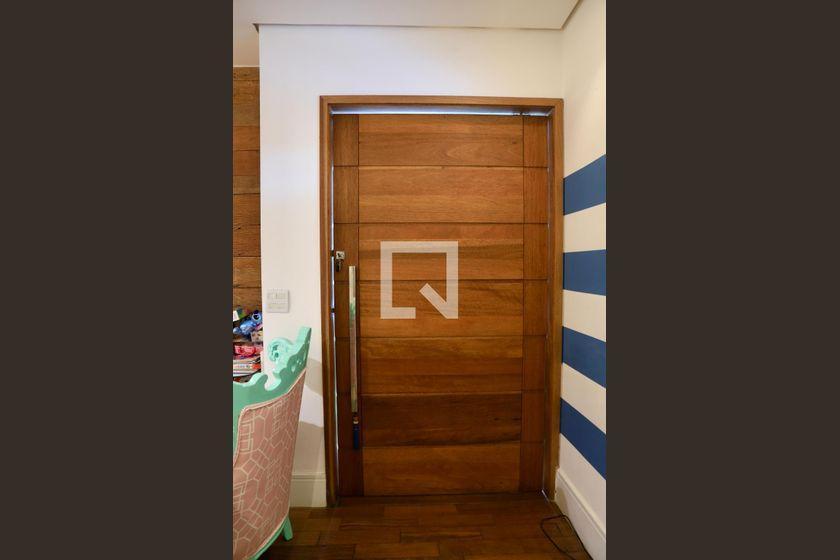 Casa à Venda – Planalto Paulista, 3 Quartos, 450 m² – São Paulo