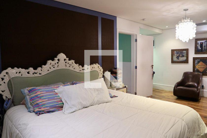 Casa à Venda – Planalto Paulista, 3 Quartos, 450 m² – São Paulo