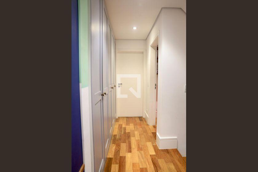 Casa à Venda – Planalto Paulista, 3 Quartos, 450 m² – São Paulo
