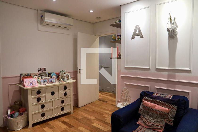 Casa à Venda – Planalto Paulista, 3 Quartos, 450 m² – São Paulo