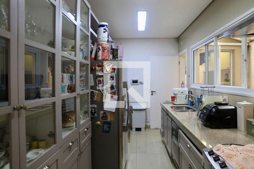Casa à Venda – Planalto Paulista, 3 Quartos, 450 m² – São Paulo