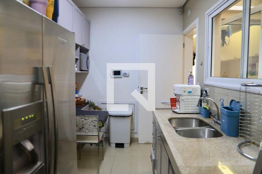 Casa à Venda – Planalto Paulista, 3 Quartos, 450 m² – São Paulo