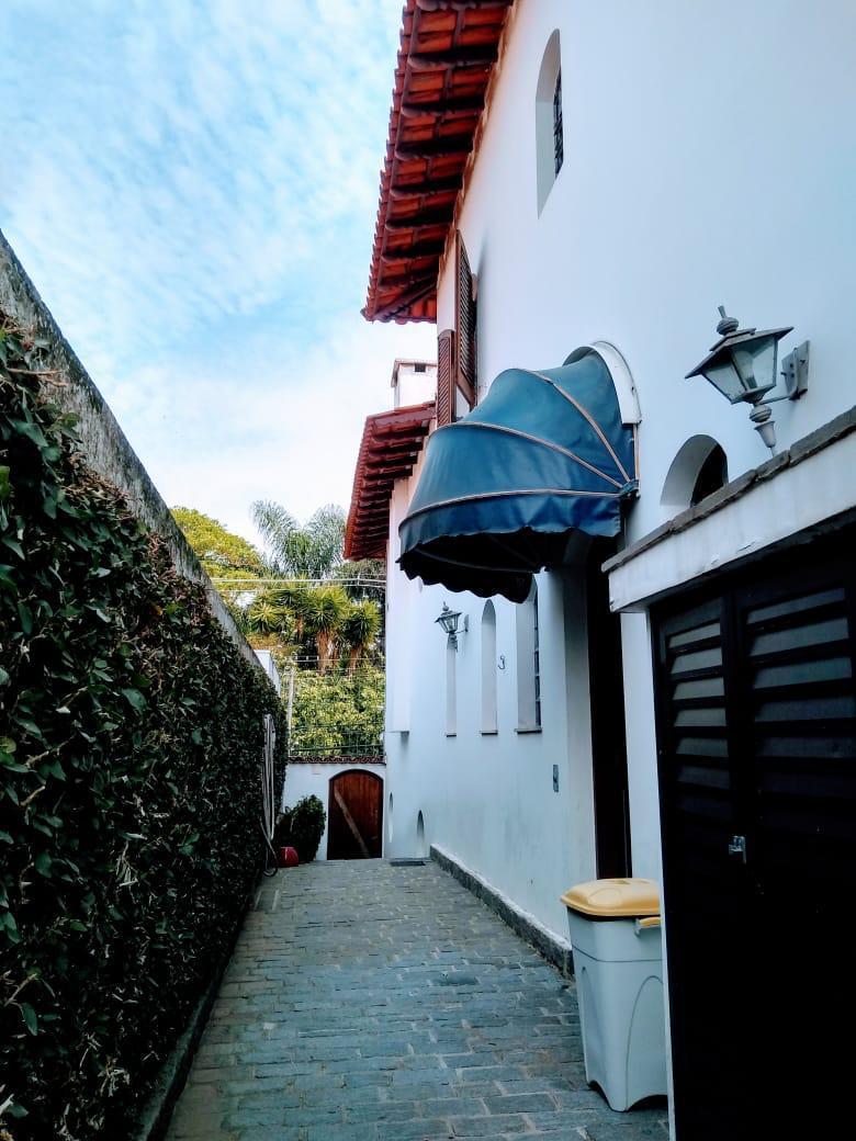 LINDA CASA E SO COMPRAR E MUDAR NADA PARA FAZER A VENDA VILA IHNA MORUMBI