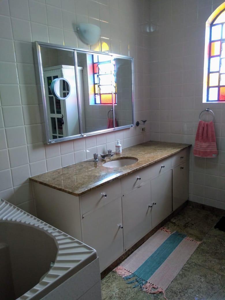 LINDA CASA E SO COMPRAR E MUDAR NADA PARA FAZER A VENDA VILA IHNA MORUMBI