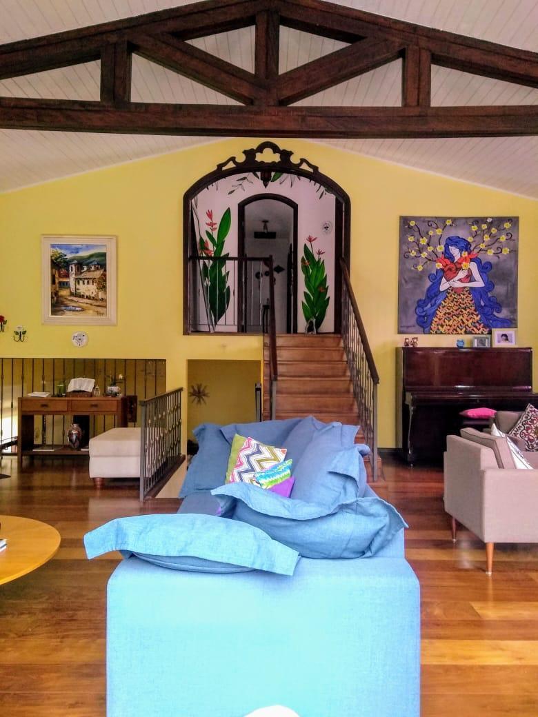 LINDA CASA E SO COMPRAR E MUDAR NADA PARA FAZER A VENDA VILA IHNA MORUMBI