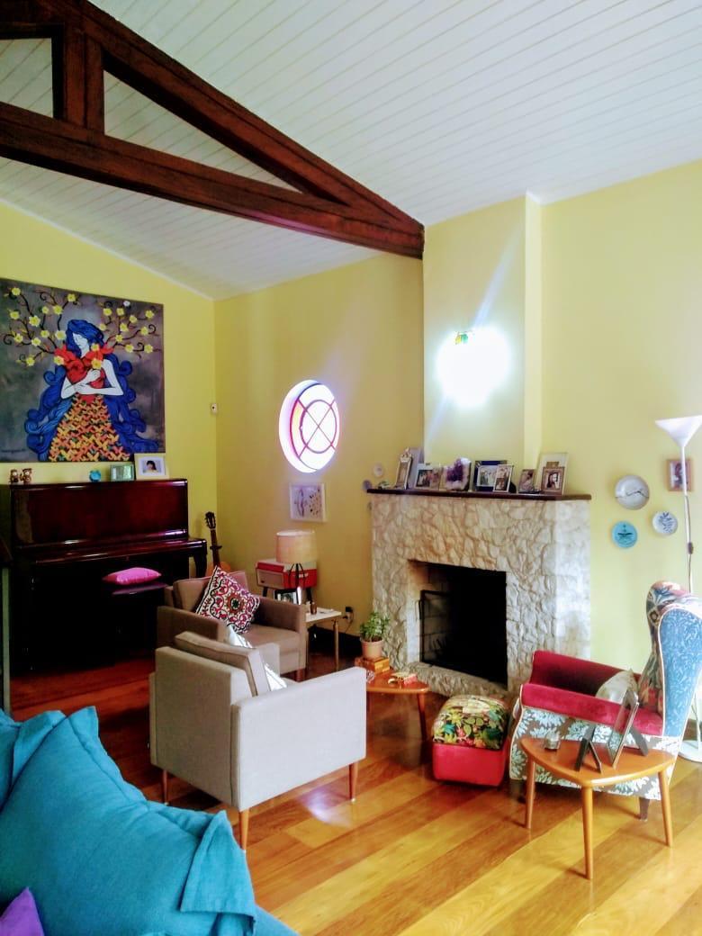 LINDA CASA E SO COMPRAR E MUDAR NADA PARA FAZER A VENDA VILA IHNA MORUMBI