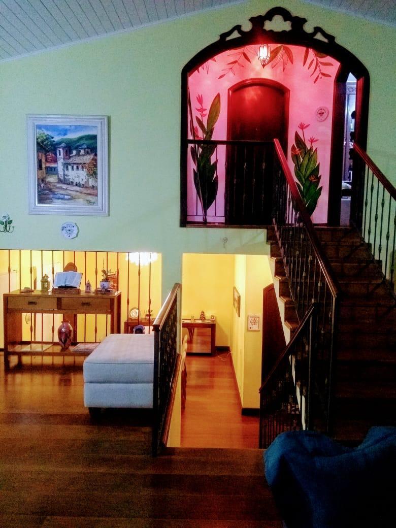 LINDA CASA E SO COMPRAR E MUDAR NADA PARA FAZER A VENDA VILA IHNA MORUMBI