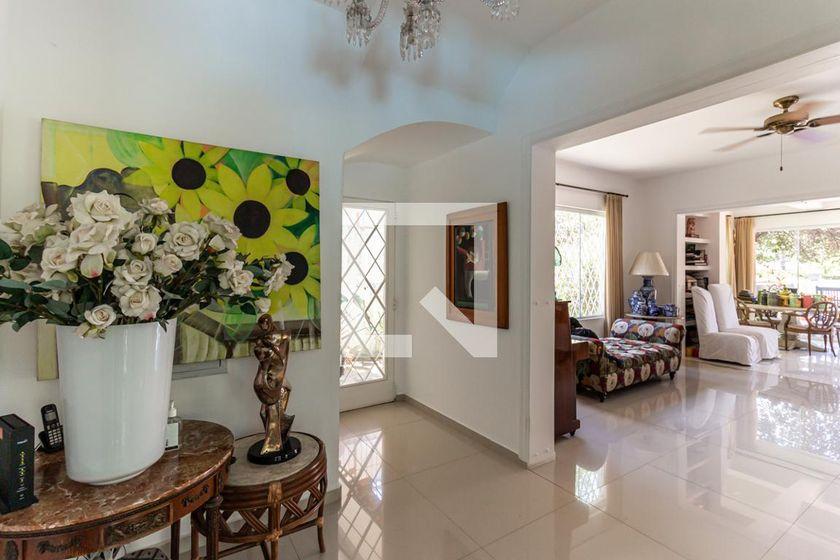Casa à Venda – Pacaembu, 3 Quartos, 400 m² – São Paulo