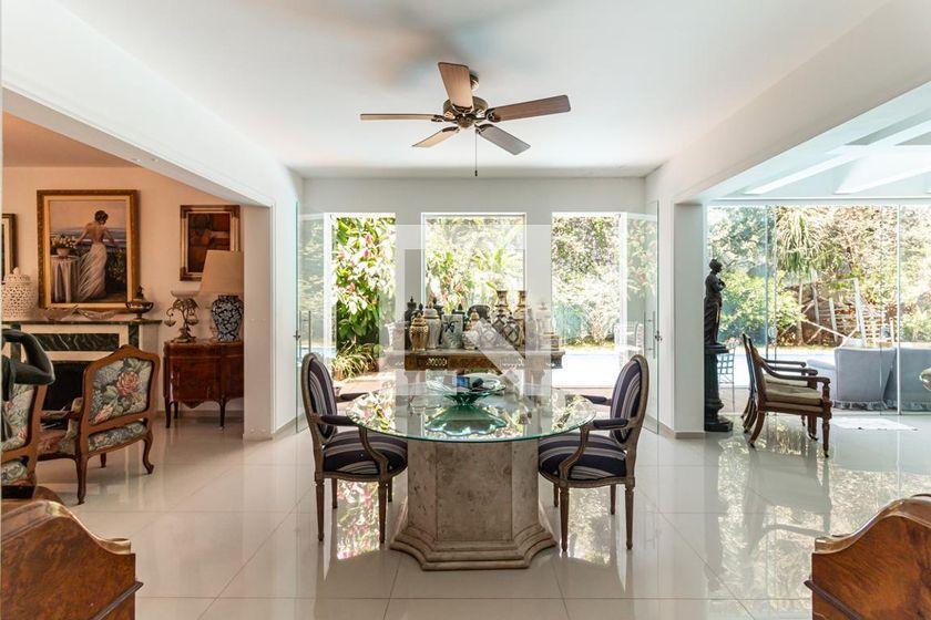 Casa à Venda – Pacaembu, 3 Quartos, 400 m² – São Paulo