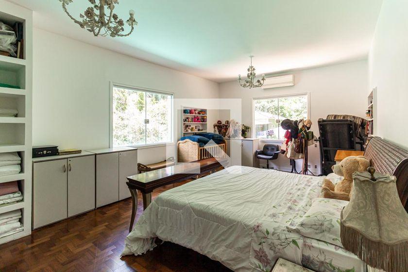 Casa à Venda – Pacaembu, 3 Quartos, 400 m² – São Paulo