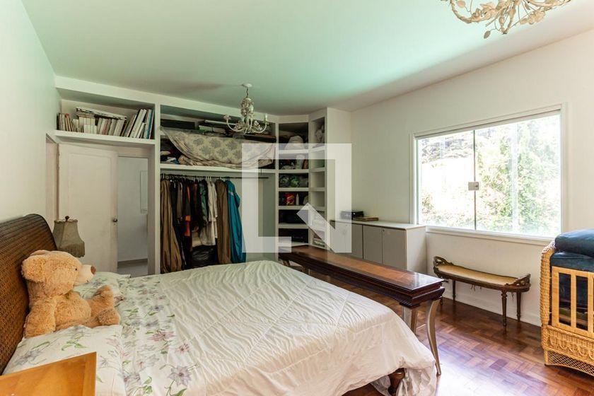 Casa à Venda – Pacaembu, 3 Quartos, 400 m² – São Paulo