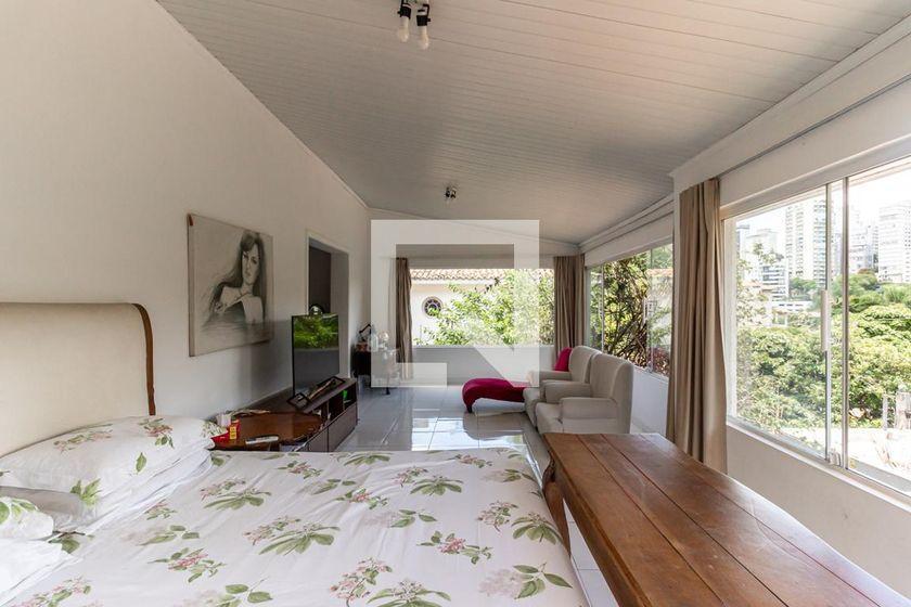 Casa à Venda – Pacaembu, 3 Quartos, 400 m² – São Paulo