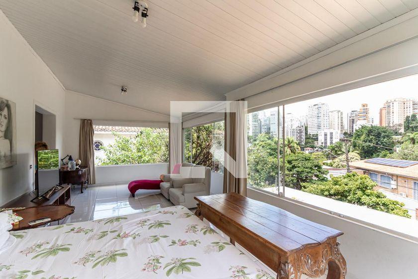 Casa à Venda – Pacaembu, 3 Quartos, 400 m² – São Paulo