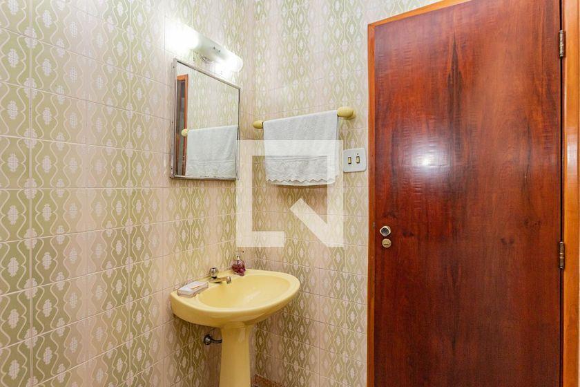 Casa para Aluguel – Sacomã, 2 Quartos, 700 m2 – São Paulo