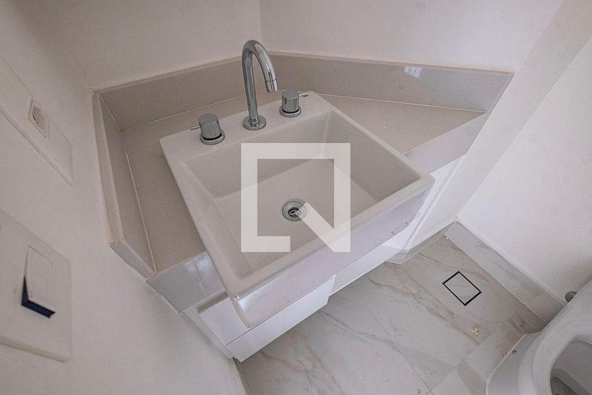 Apartamento à Venda – Jardim Paulista, 3 Quartos, 225 m² – São Paulo