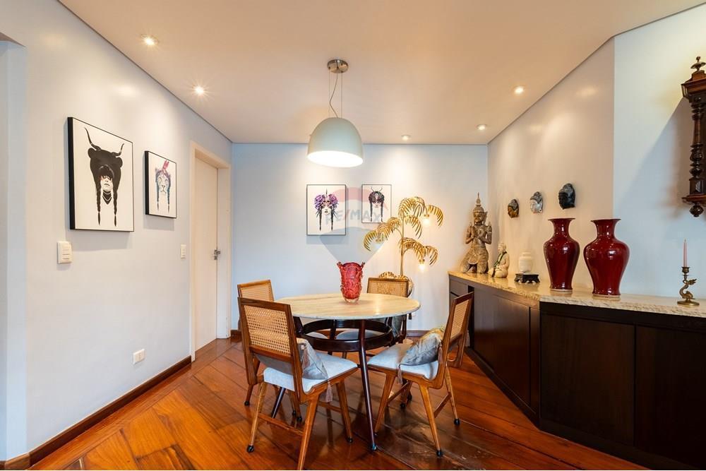 VENDE – Apartamento em Moema – 141m² 3 Suítes, 2 vagas, lazer, próximo ao Parque.