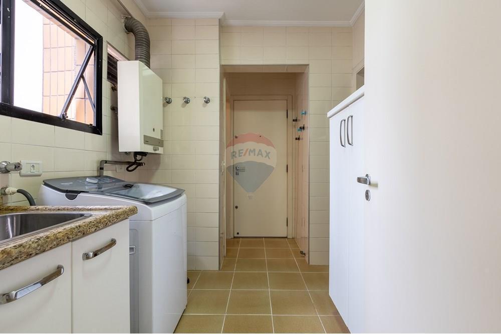 VENDE – Apartamento em Moema – 141m² 3 Suítes, 2 vagas, lazer, próximo ao Parque.