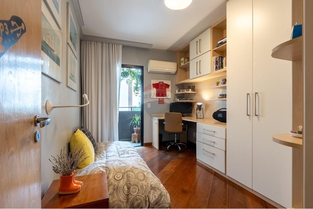 VENDE – Apartamento em Moema – 141m² 3 Suítes, 2 vagas, lazer, próximo ao Parque.
