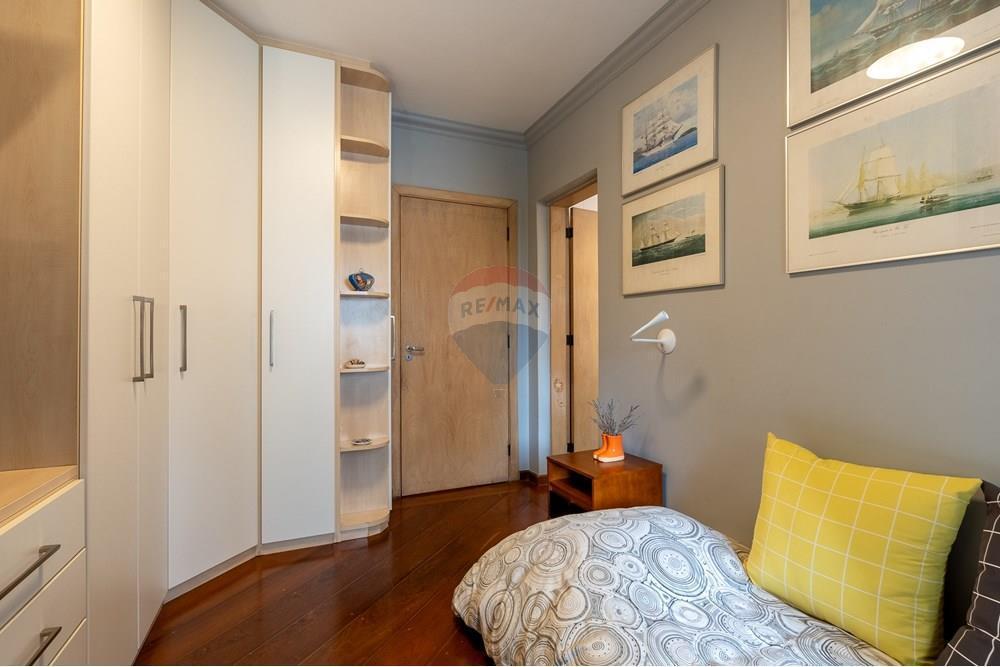 VENDE – Apartamento em Moema – 141m² 3 Suítes, 2 vagas, lazer, próximo ao Parque.