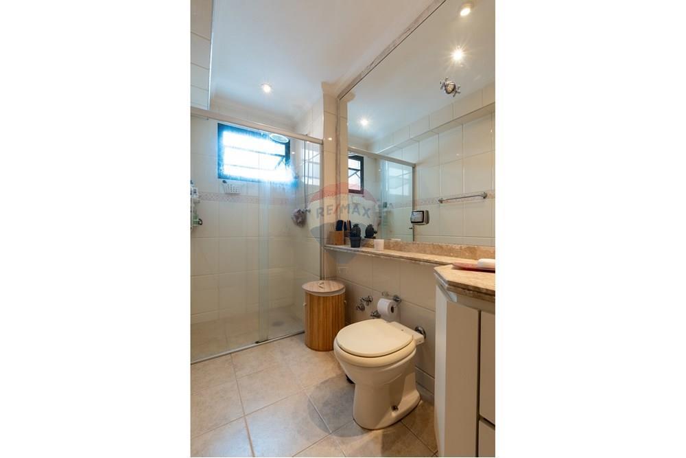 VENDE – Apartamento em Moema – 141m² 3 Suítes, 2 vagas, lazer, próximo ao Parque.