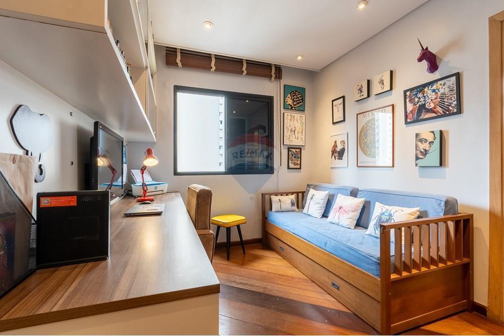 VENDE – Apartamento em Moema – 141m² 3 Suítes, 2 vagas, lazer, próximo ao Parque.