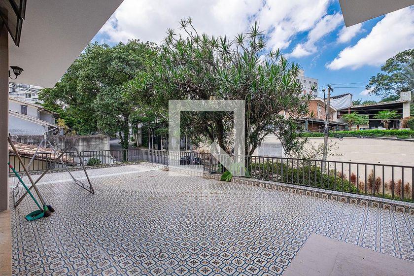 Casa à Venda – Alto de Pinheiros, 4 Quartos, 526 m² – São Paulo
