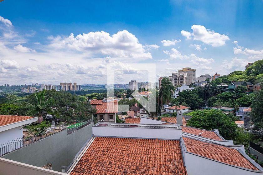 Casa à Venda – Alto de Pinheiros, 4 Quartos, 526 m² – São Paulo