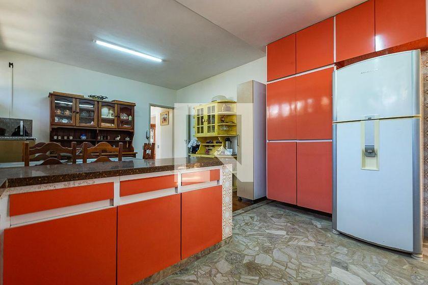 Casa à Venda – Alto de Pinheiros, 4 Quartos, 526 m² – São Paulo