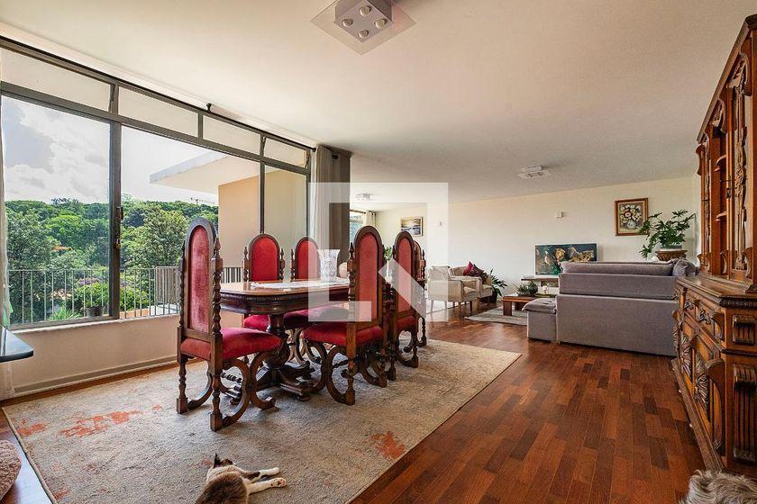Casa à Venda – Alto de Pinheiros, 4 Quartos, 526 m² – São Paulo