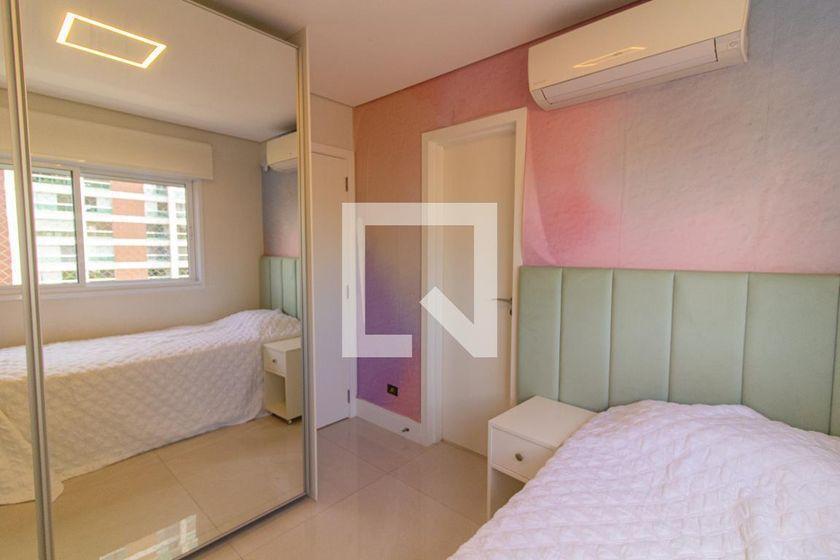 Apartamento à Venda – Vila Romana, 3 Quartos, 175 m² – São Paulo