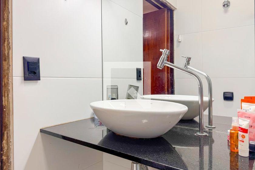 Casa à Venda – Liberdade, 2 Quartos, 70 m² – São Paulo