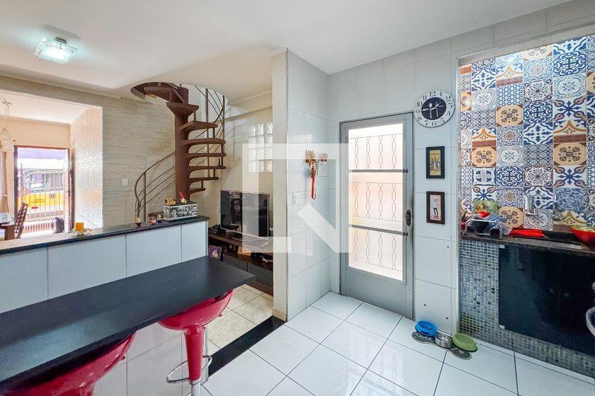 Casa à Venda – Liberdade, 2 Quartos, 70 m² – São Paulo