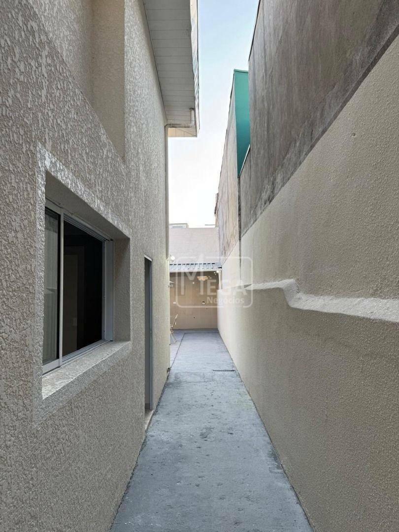 Casa com 4 dormitórios à venda, próximo a estação futura Linha Laranja, 165 m² por R$ 690.000 – Freg