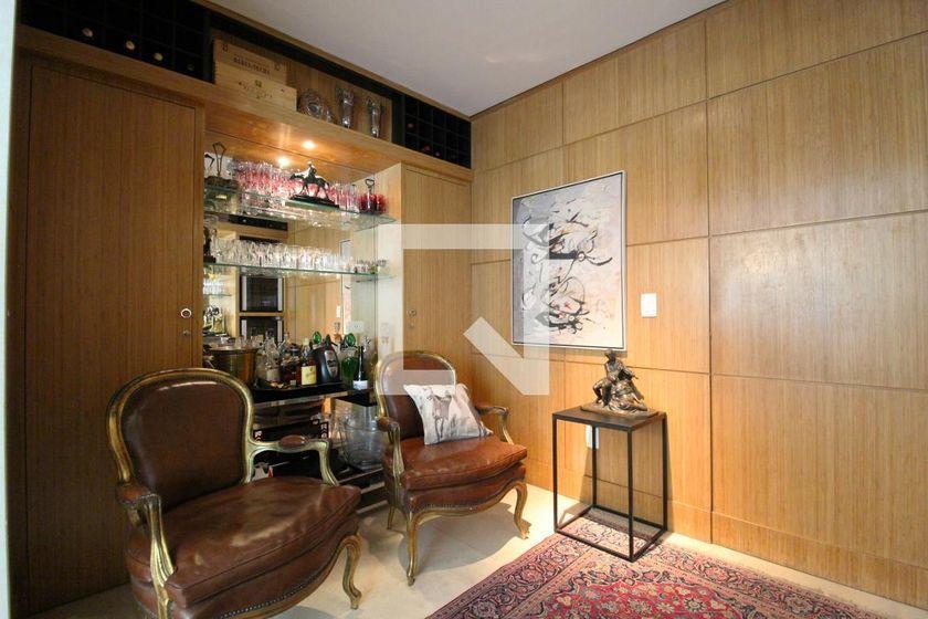 Apartamento à Venda – Itaim Bibi, 3 Quartos, 280 m² – São Paulo
