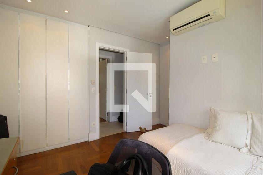 Apartamento à Venda – Itaim Bibi, 3 Quartos, 280 m² – São Paulo