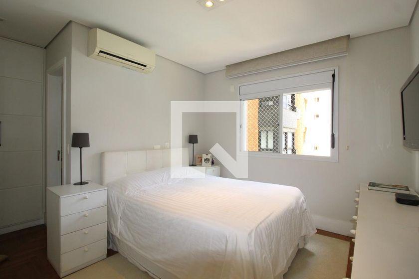 Apartamento à Venda – Itaim Bibi, 3 Quartos, 280 m² – São Paulo