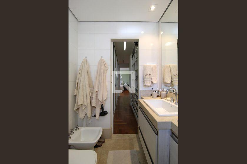 Apartamento à Venda – Itaim Bibi, 3 Quartos, 280 m² – São Paulo