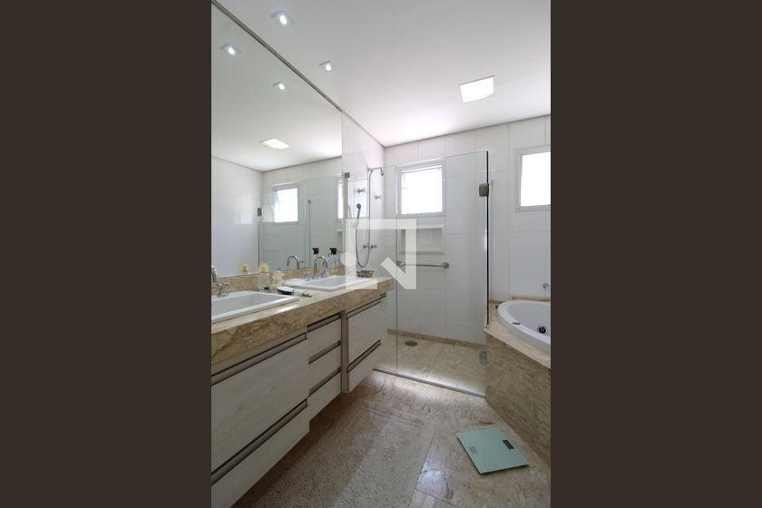 Apartamento à Venda – Itaim Bibi, 3 Quartos, 280 m² – São Paulo