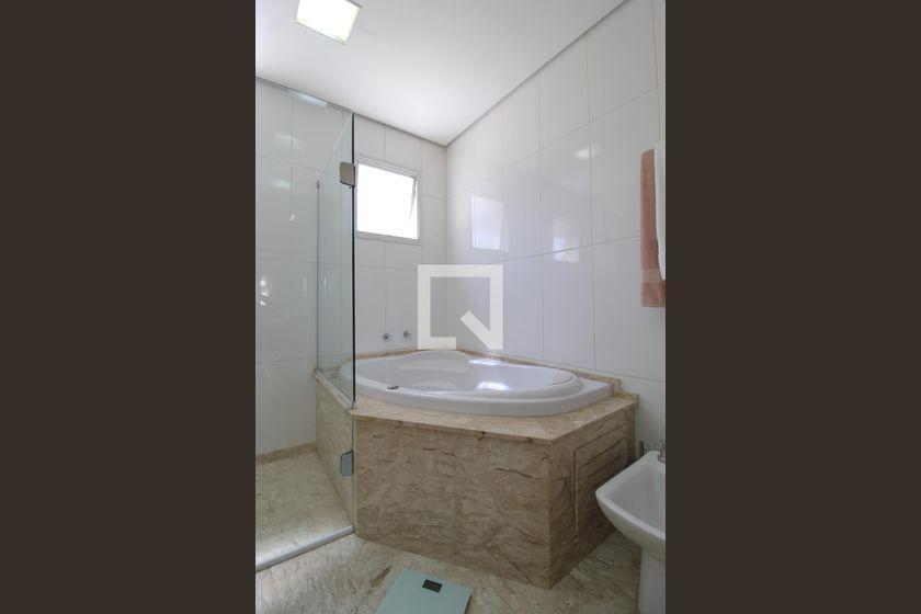 Apartamento à Venda – Itaim Bibi, 3 Quartos, 280 m² – São Paulo