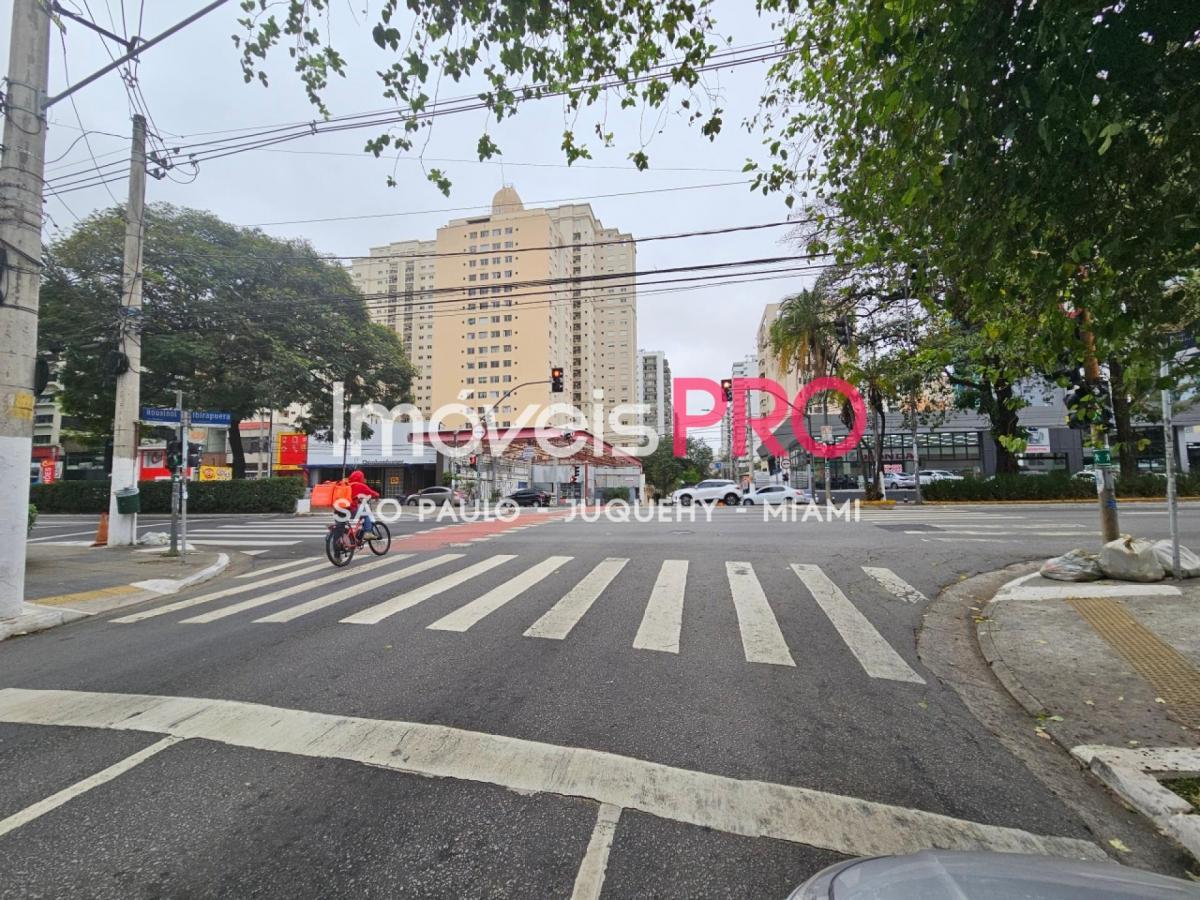 ZEU, esquina positiva