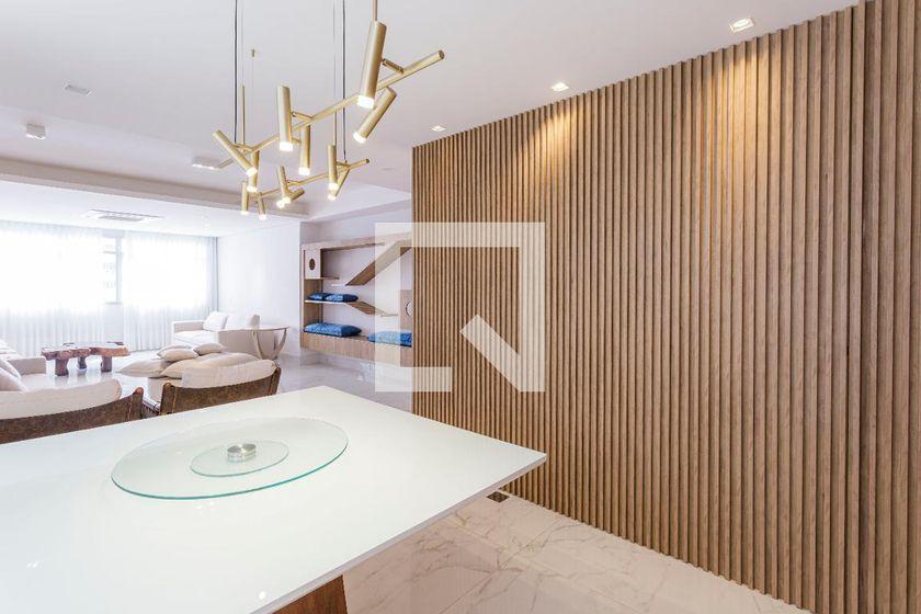 Apartamento à Venda – Vila Nova Conceição, 4 Quartos, 212 m² – São Paulo