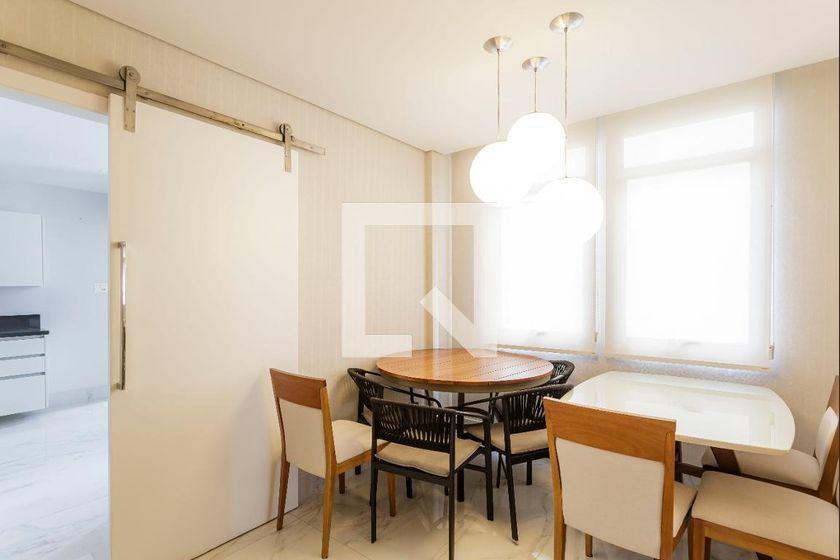 Apartamento à Venda – Vila Nova Conceição, 4 Quartos, 212 m² – São Paulo