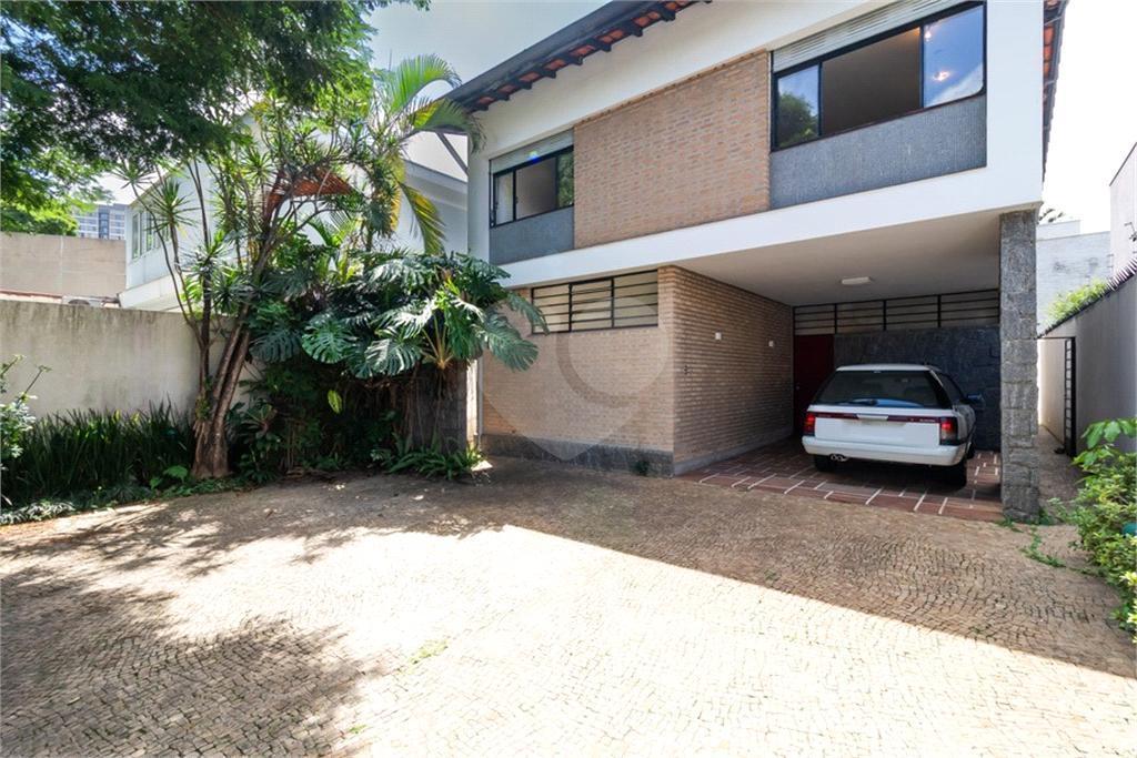 Imoveis – no Jardim Novo Mundo