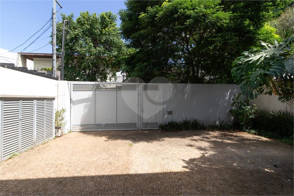 Imoveis – no Jardim Novo Mundo