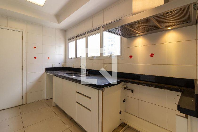 Apartamento à Venda – Paraíso, 3 Quartos, 215 m² – São Paulo