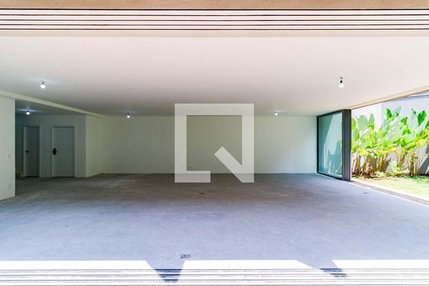Casa à Venda – Real Parque, 5 Quartos, 707 m² – São Paulo