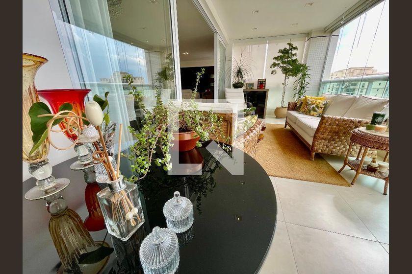 Apartamento à Venda – Vila Romana, 3 Quartos, 186 m² – São Paulo
