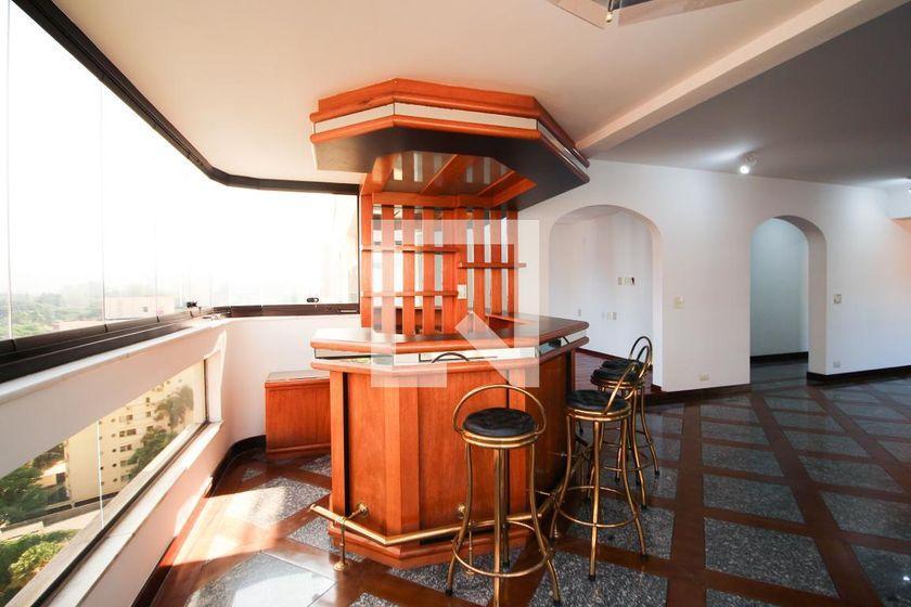 Apartamento à Venda – Moema, 3 Quartos, 240 m² – São Paulo
