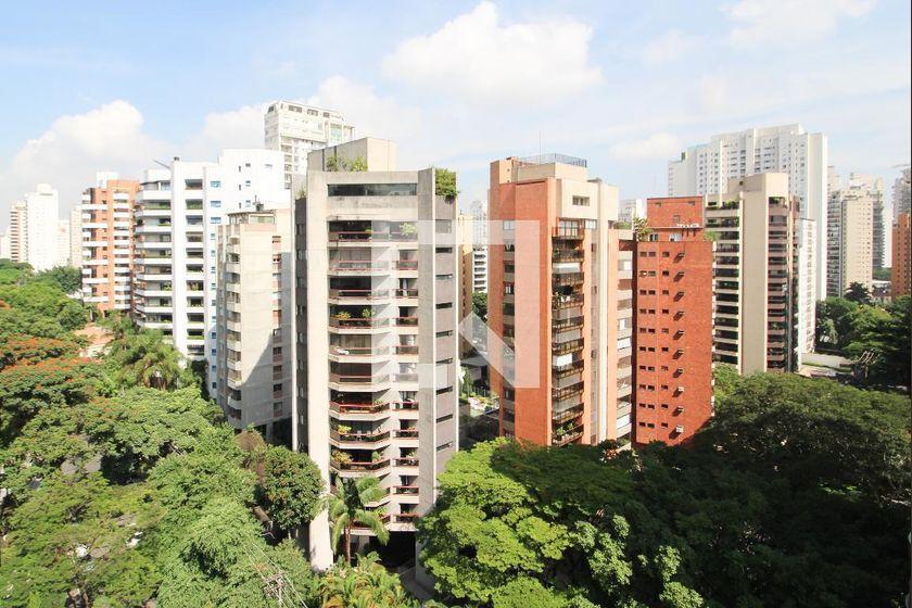 Apartamento à Venda – Moema, 3 Quartos, 240 m² – São Paulo